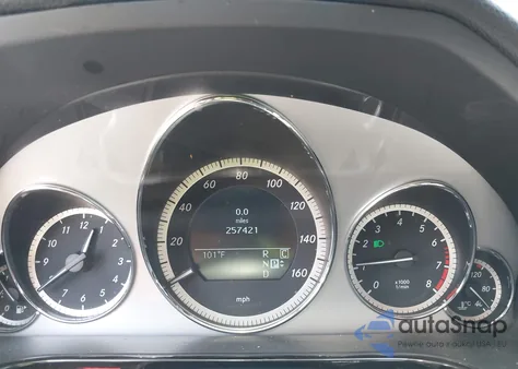 2010 Mercedes-Benz E-Class E 350 Luxury z USA, uszkodzony, nr VIN WDDHF5GB9AA227548